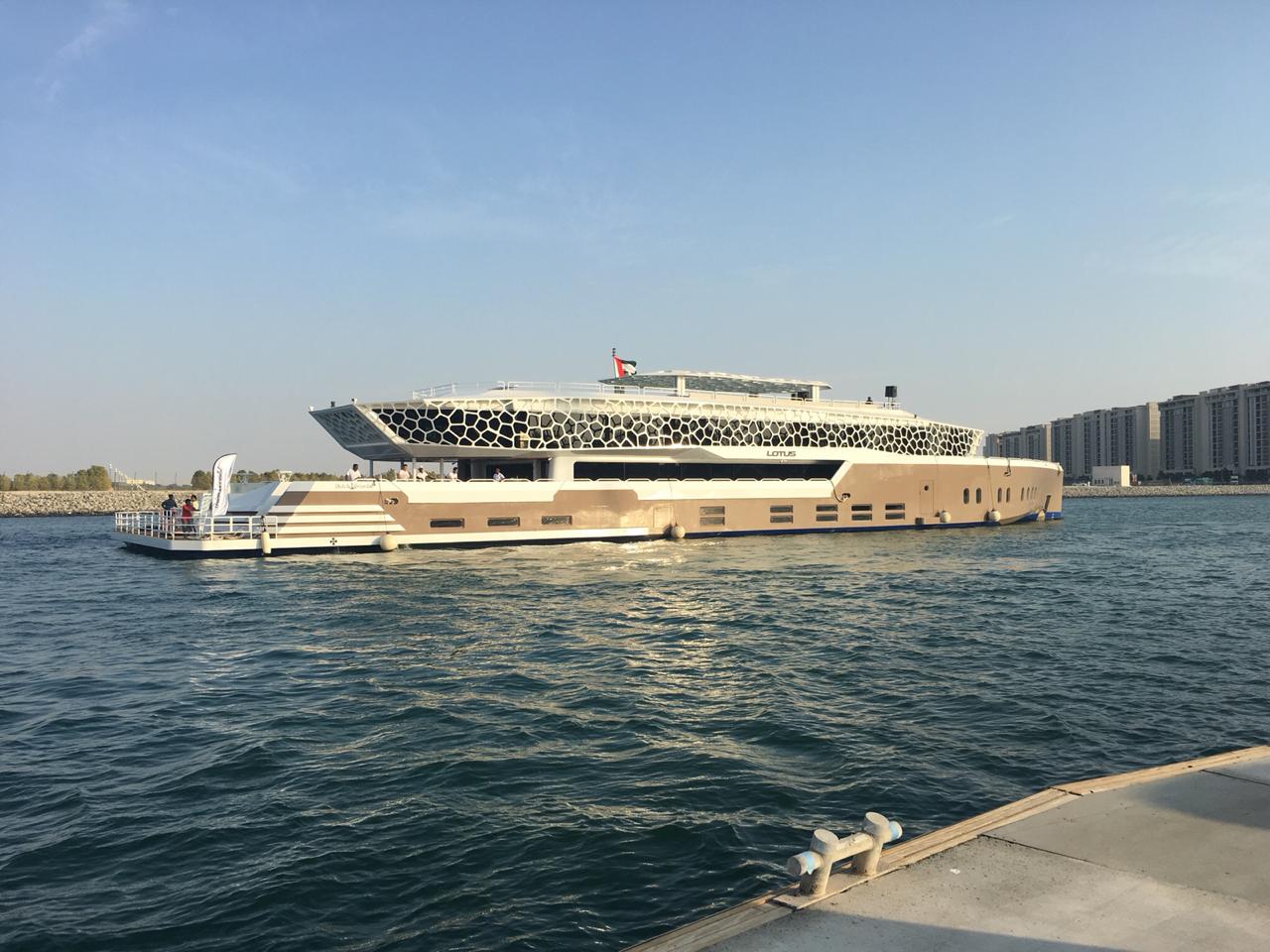 yacht marina cruise